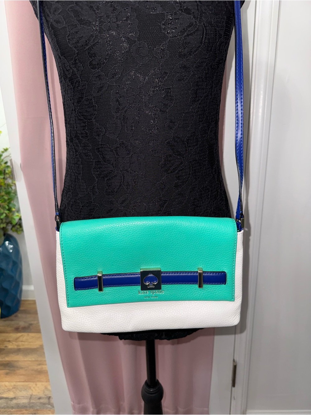 Kate Spade Crossbody/Clutch -She’s Cute, She’s Classy, She Knows It 💙 - Picture 9 of 9